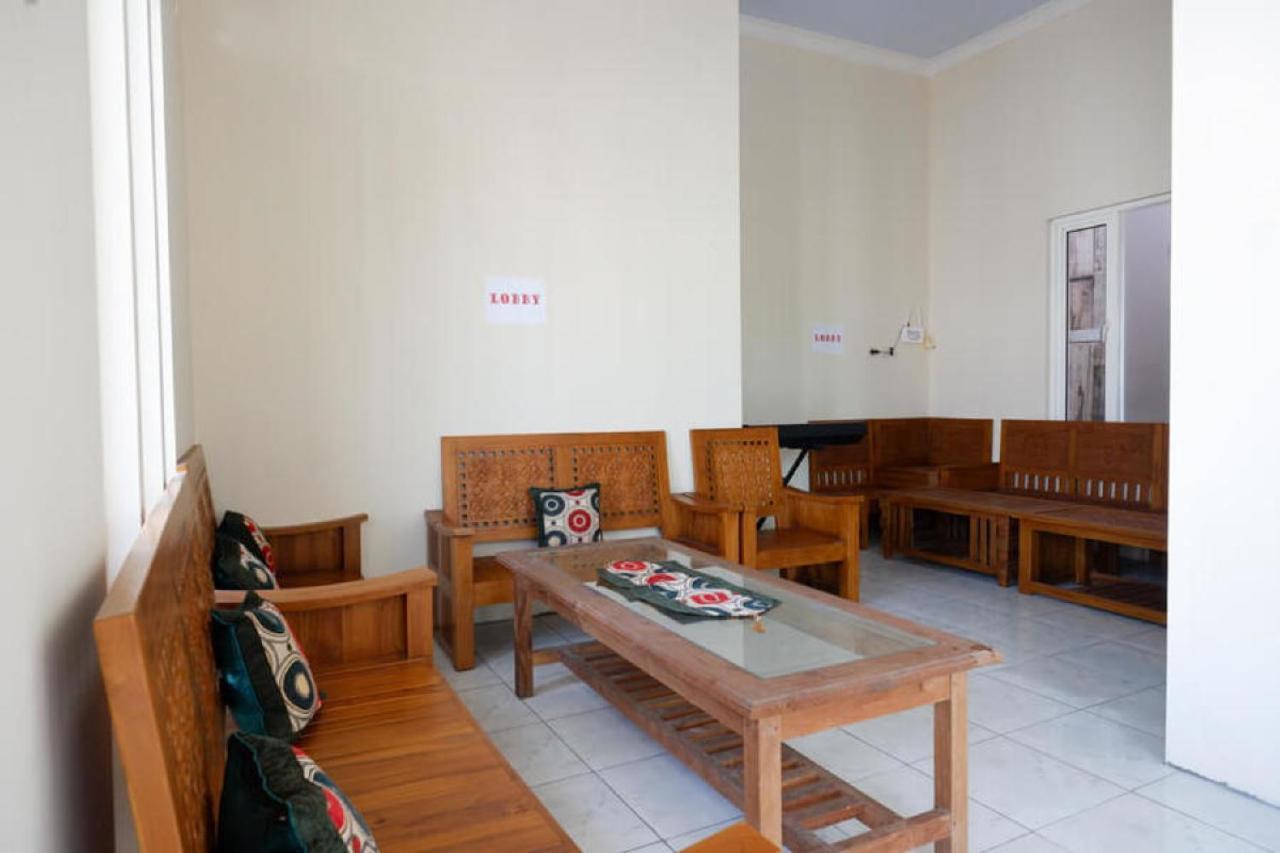 Отель Reddoorz @ Jalan Raya Kaliwungu Selatan Kendal Экстерьер фото